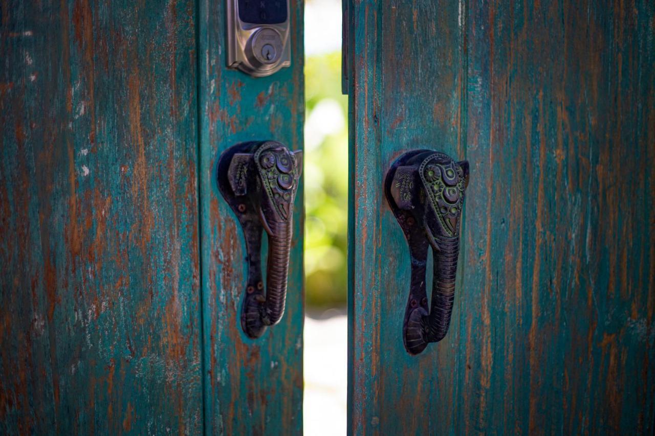 Wake In Paradise And Luxury Lebah Villas Ubud  Exterior photo